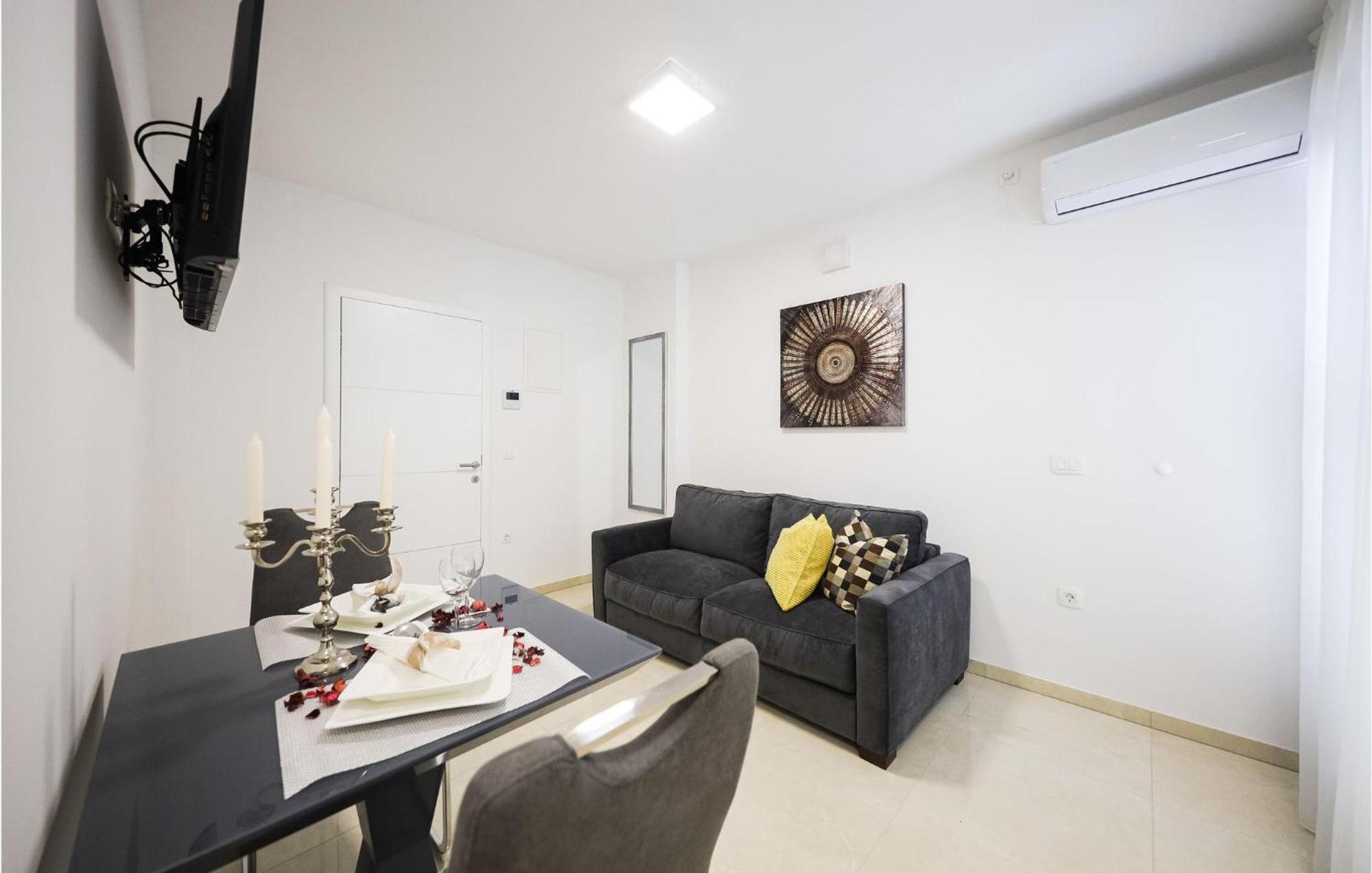 Lovely Apartment In Zadar With Wifi Exterior foto
